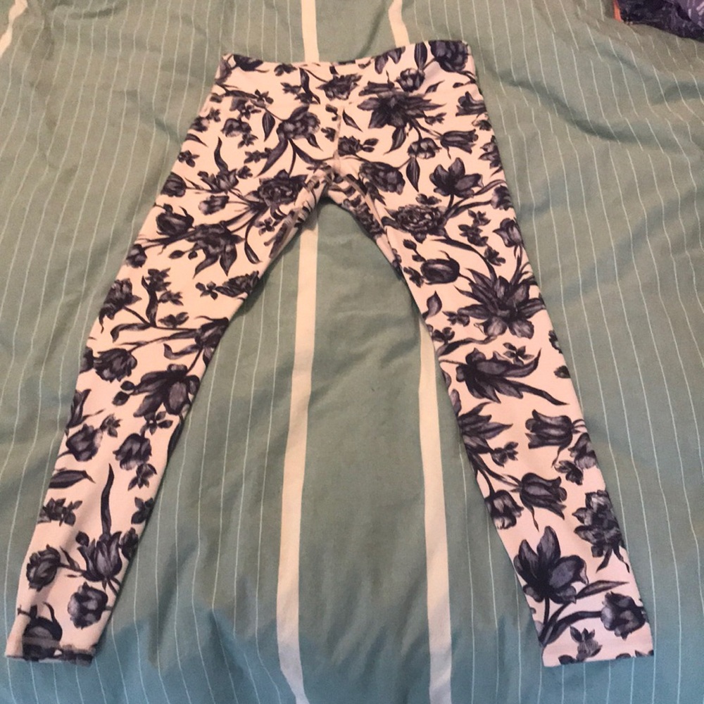 Fabletics flowery leggings